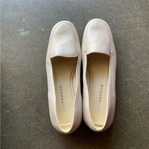 Sagharbor White Cream Flats